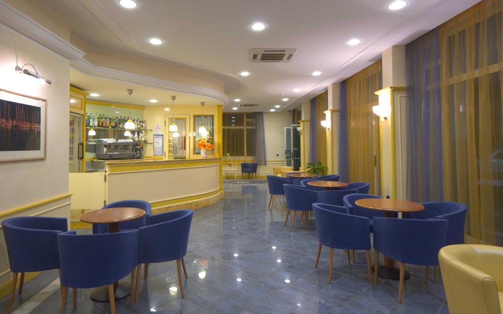 Hotel Sydney Сан Бенедето дел Тронто Екстериор снимка